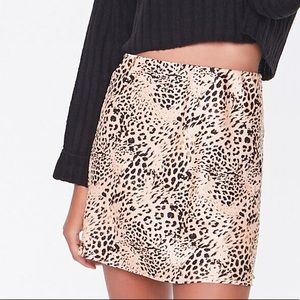 f21 leopard print mini satin skirt